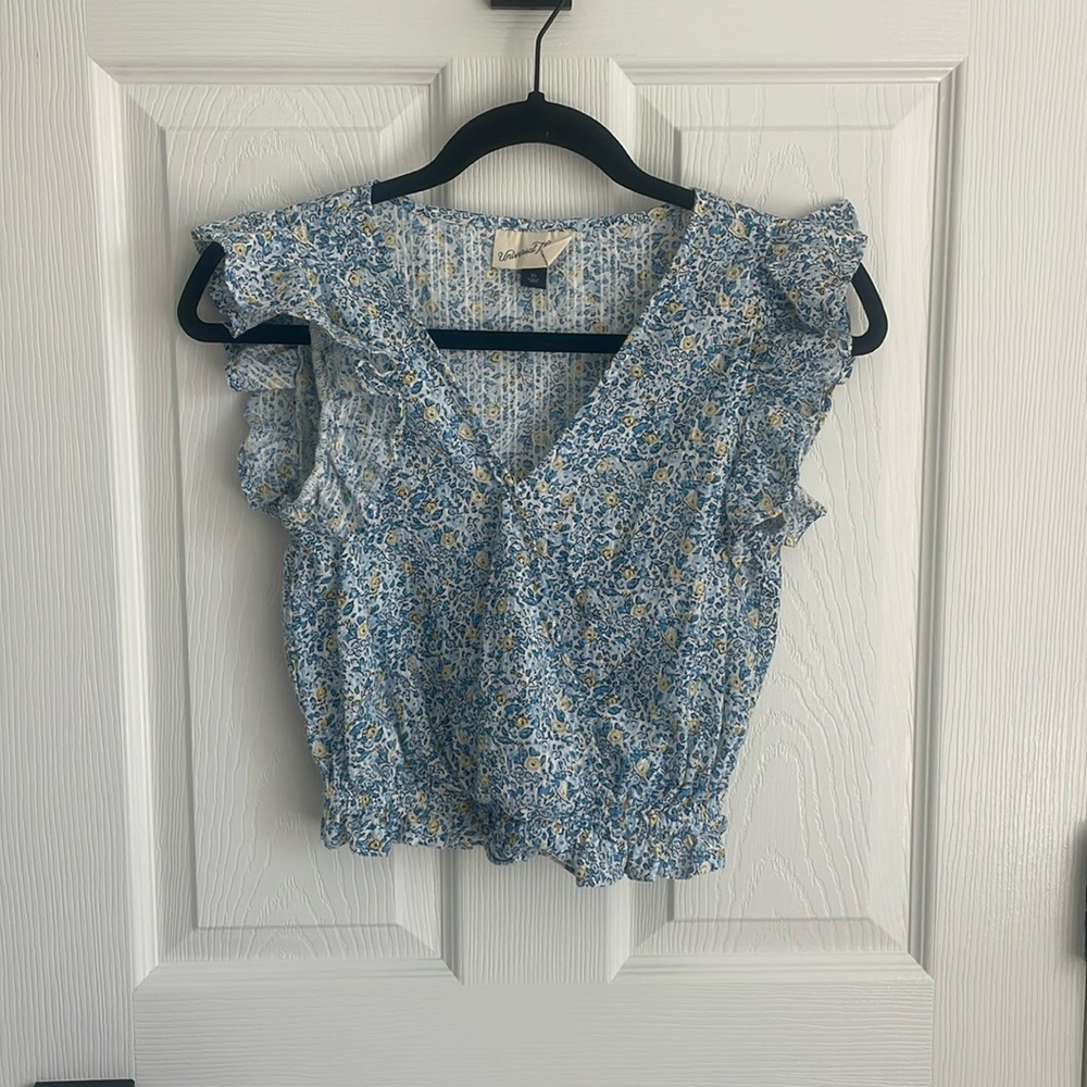 Floral blouse size XS